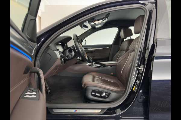 BMW 5 Serie Touring 530e M-Sportpack Business Edition Plus (Plug-in) {SoH-85%} (INCL-BTW) *LEATHER | LASER-LED | ADAPTIVE-CRUISE | BLINDSPOT | MEMORY-PACK | DIGI-COCKPIT | HIFI-SOUND | CAMERA | NAVI-FULLMAP | PRIVACY-GLASS | SHIFTPADDLES | AMBIENTLIGHT | HEAD-UP | 18"AL