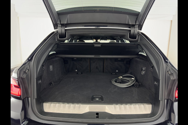BMW 5 Serie Touring 530e M-Sportpack Business Edition Plus (Plug-in) {SoH-85%} (INCL-BTW) *LEATHER | LASER-LED | ADAPTIVE-CRUISE | BLINDSPOT | MEMORY-PACK | DIGI-COCKPIT | HIFI-SOUND | CAMERA | NAVI-FULLMAP | PRIVACY-GLASS | SHIFTPADDLES | AMBIENTLIGHT | HEAD-UP | 18"AL