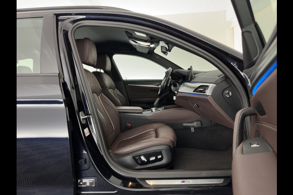 BMW 5 Serie Touring 530e M-Sportpack Business Edition Plus (Plug-in) {SoH-85%} (INCL-BTW) *LEATHER | LASER-LED | ADAPTIVE-CRUISE | BLINDSPOT | MEMORY-PACK | DIGI-COCKPIT | HIFI-SOUND | CAMERA | NAVI-FULLMAP | PRIVACY-GLASS | SHIFTPADDLES | AMBIENTLIGHT | HEAD-UP | 18"AL