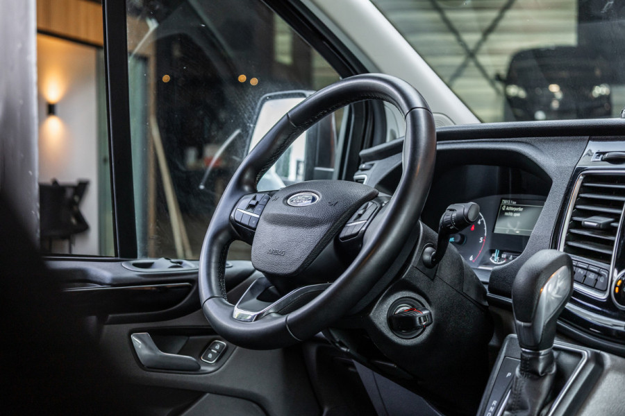 Ford Transit Custom 2.0 TDCI 170 PK L2H1 Limited DC | Dubbel cabine | Raptor Edition | CarPlay | Camera | Navigatie | BLIS | Stoelverwarming | Trekhaak | Cruise control | DAB | Dealer onderhouden | Nieuwe APK