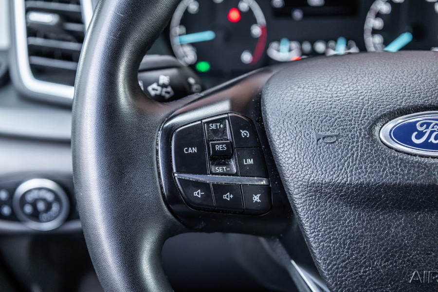 Ford Transit Custom 2.0 TDCI 170 PK L2H1 Limited DC | Dubbel cabine | Raptor Edition | CarPlay | Camera | Navigatie | BLIS | Stoelverwarming | Trekhaak | Cruise control | DAB | Dealer onderhouden | Nieuwe APK