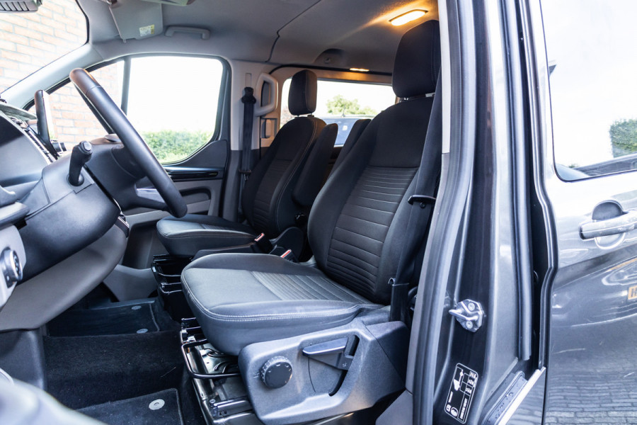 Ford Transit Custom 2.0 TDCI 170 PK L2H1 Limited DC | Dubbel cabine | Raptor Edition | CarPlay | Camera | Navigatie | BLIS | Stoelverwarming | Trekhaak | Cruise control | DAB | Dealer onderhouden | Nieuwe APK