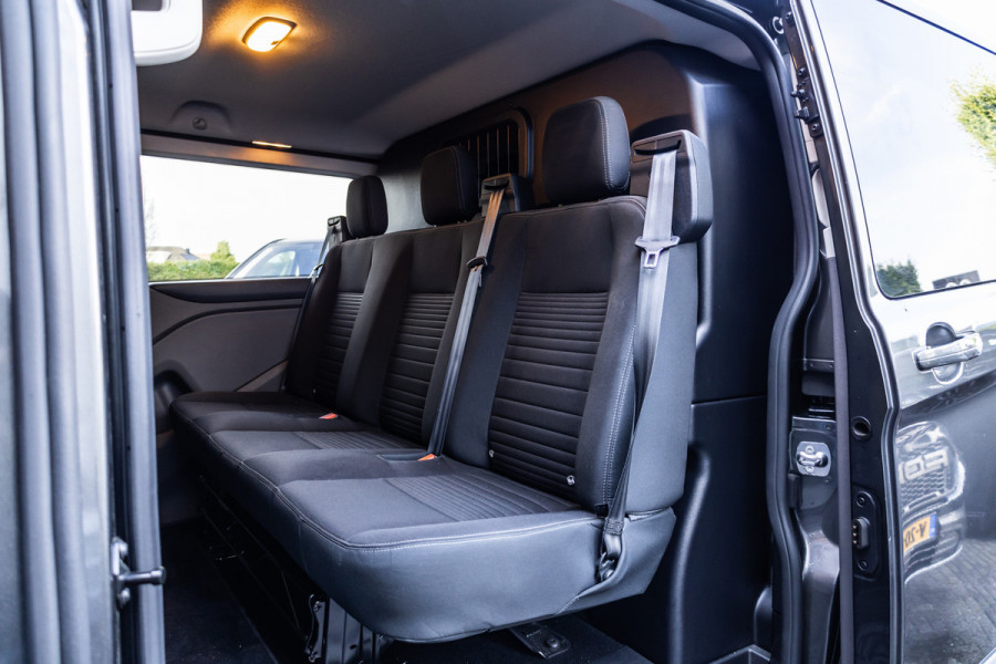 Ford Transit Custom 2.0 TDCI 170 PK L2H1 Limited DC | Dubbel cabine | Raptor Edition | CarPlay | Camera | Navigatie | BLIS | Stoelverwarming | Trekhaak | Cruise control | DAB | Dealer onderhouden | Nieuwe APK