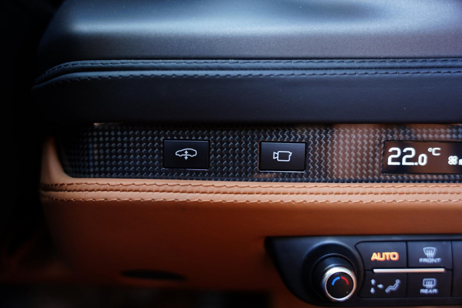 Ferrari F8 Spider 3.9 V8 HELE / Lifting / Carbon / JBL