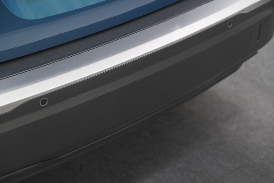 Peugeot e-2008 EV Allure Avantage 54 kWh | SOH 97,6% | 11 KW Lader | Apple Carplay | Parkeersensoren