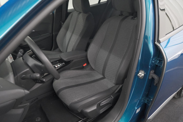 Peugeot e-2008 EV Allure Avantage 54 kWh | SOH 97,6% | 11 KW Lader | Apple Carplay | Parkeersensoren