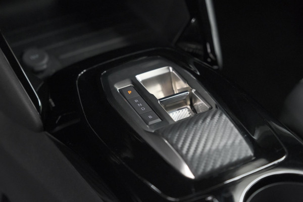 Peugeot e-2008 EV Allure Avantage 54 kWh | SOH 97,6% | 11 KW Lader | Apple Carplay | Parkeersensoren