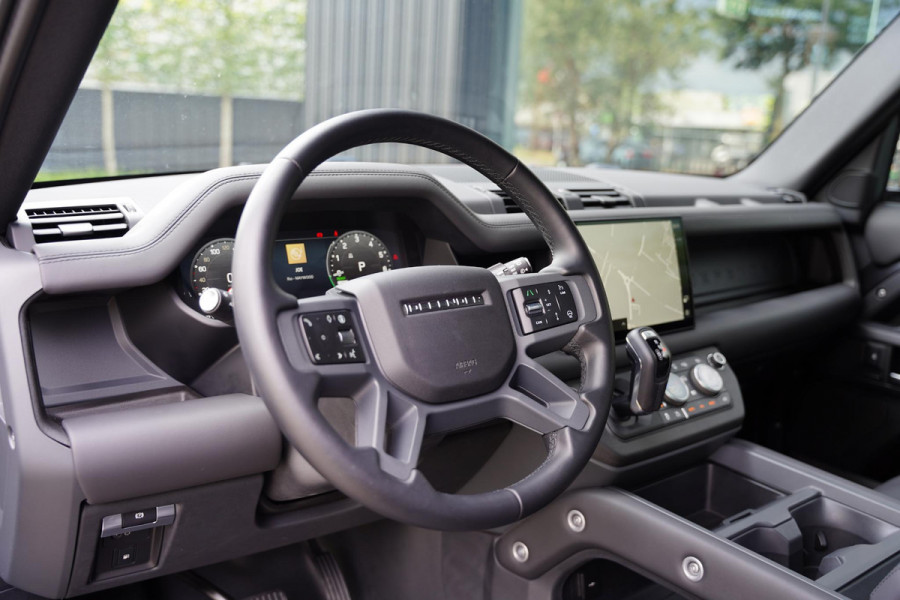 Land Rover Defender P300 E 110 X-Dynamic HSE / Meridian / Elek. Trekhaak / Stoel Koeling