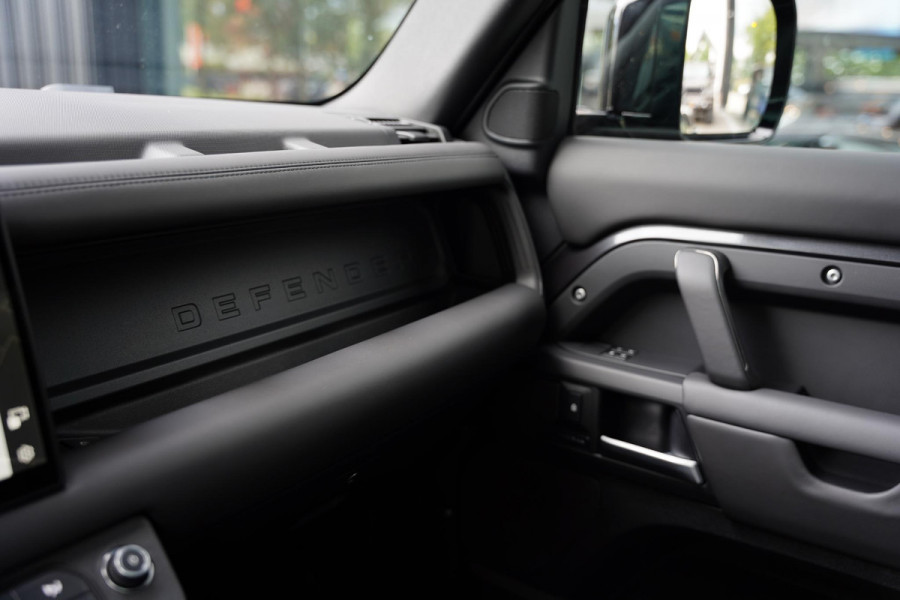 Land Rover Defender P300 E 110 X-Dynamic HSE / Meridian / Elek. Trekhaak / Stoel Koeling