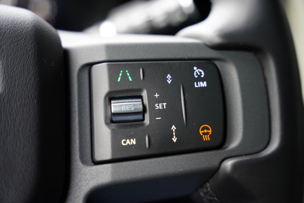 Land Rover Defender P300 E 110 X-Dynamic HSE / Meridian / Elek. Trekhaak / Stoel Koeling