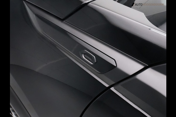 Peugeot e-2008 EV Allure 50 kWh Sport SOH 90% (APPLE CARPLAY,CLIMATE,ACHTERUITRIJCAMERA,ADAPTIVE CRUISE,KEYLESS,STOELVERWARMING)