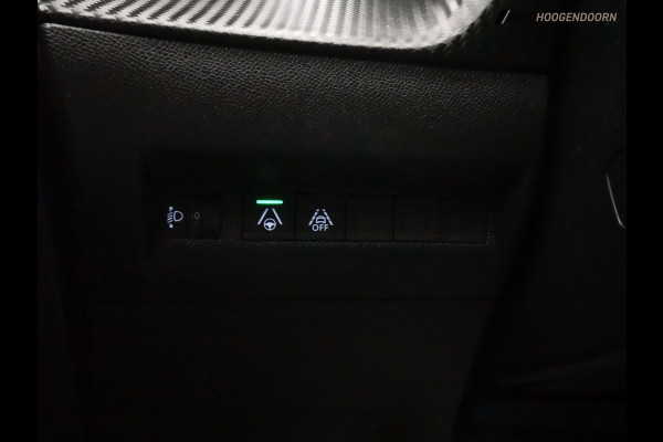 Peugeot e-2008 EV Allure 50 kWh Sport SOH 90% (APPLE CARPLAY,CLIMATE,ACHTERUITRIJCAMERA,ADAPTIVE CRUISE,KEYLESS,STOELVERWARMING)