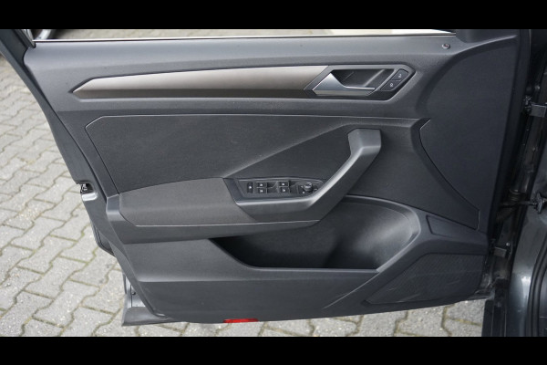 Volkswagen T-Roc 1.5 TSI AUTOMAAT|ACC|CAMERA|CARPLAY|CLIMA|NAVIGATIE|PARKEERSENSOREN