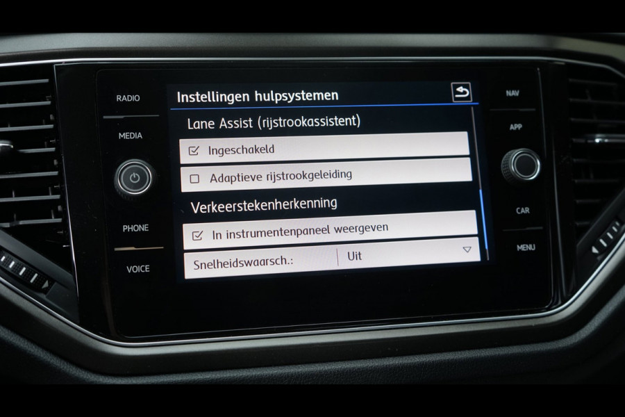Volkswagen T-Roc 1.5 TSI AUTOMAAT|ACC|CAMERA|CARPLAY|CLIMA|NAVIGATIE|PARKEERSENSOREN