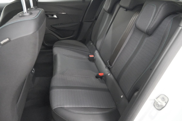 Peugeot 208 PureTech 75 Allure | Camera | Apple Carplay | Parkeersensoren | Climate Control
