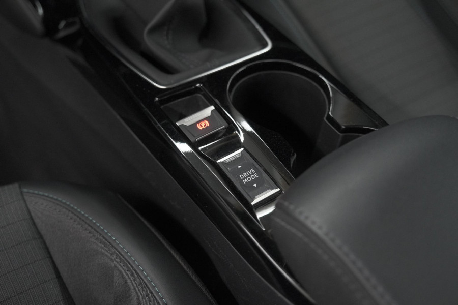 Peugeot 208 PureTech 75 Allure | Camera | Apple Carplay | Parkeersensoren | Climate Control