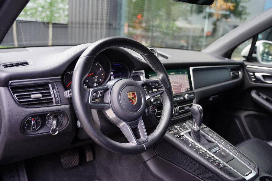 Porsche Macan 2.0 / Luchtvering / Panoramadak