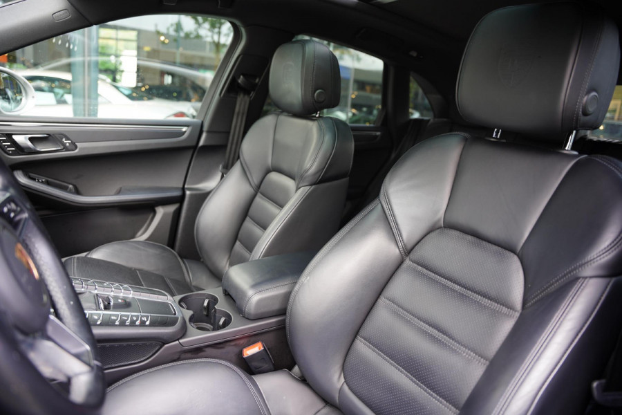 Porsche Macan 2.0 / Luchtvering / Panoramadak