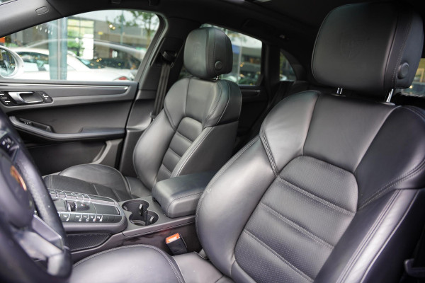Porsche Macan 2.0 / Luchtvering / Panoramadak