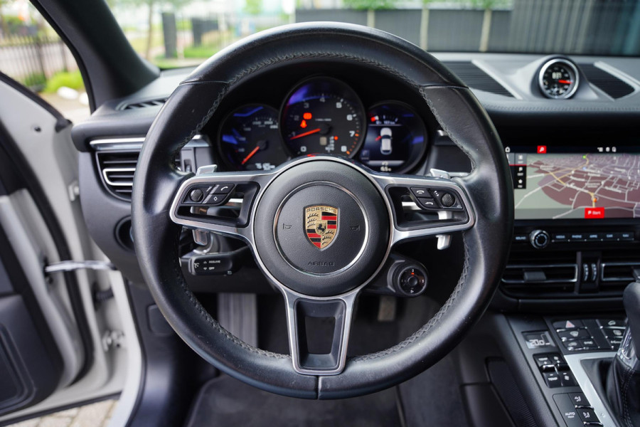 Porsche Macan 2.0 / Luchtvering / Panoramadak