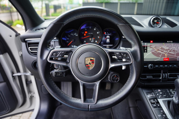 Porsche Macan 2.0 / Luchtvering / Panoramadak