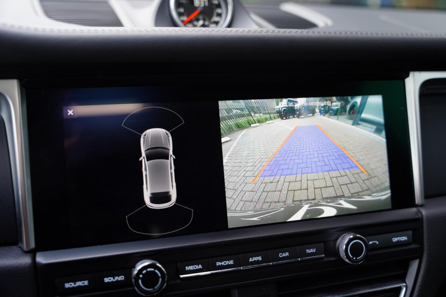 Porsche Macan 2.0 / Luchtvering / Panoramadak