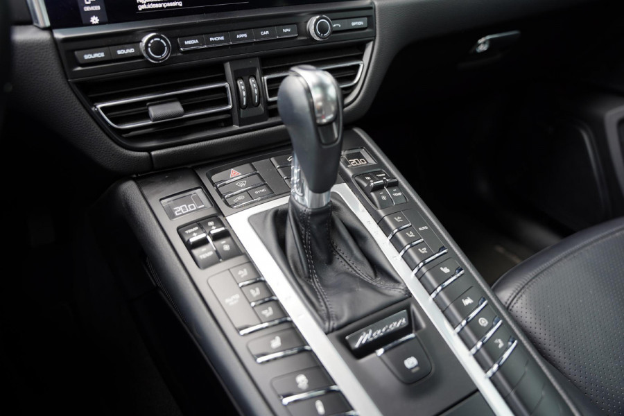 Porsche Macan 2.0 / Luchtvering / Panoramadak