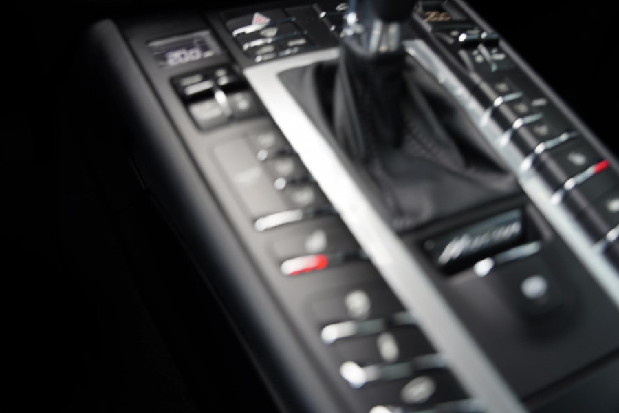 Porsche Macan 2.0 / Luchtvering / Panoramadak