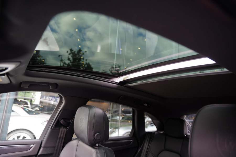 Porsche Macan 2.0 / Luchtvering / Panoramadak