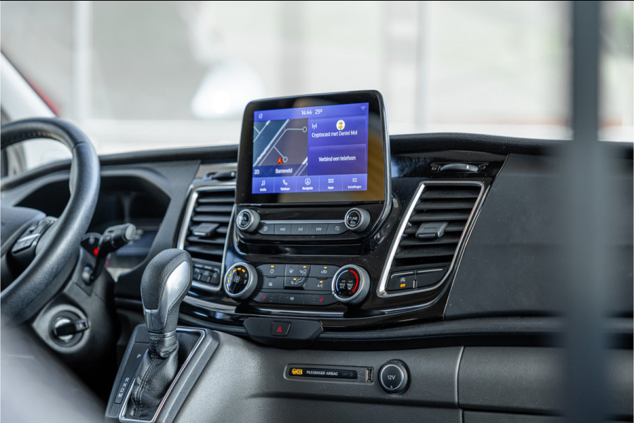 Ford Transit Custom 320 2.0 TDCI 170 PK L2H1 Limited DC | ACC | Navigatie | CarPlay | Camera | Trekhaak | Stoelverwarming | L+R Schuifdeur | Dodehoek | DAB | Dubbel cabine | Nieuwe APK | Euro 6