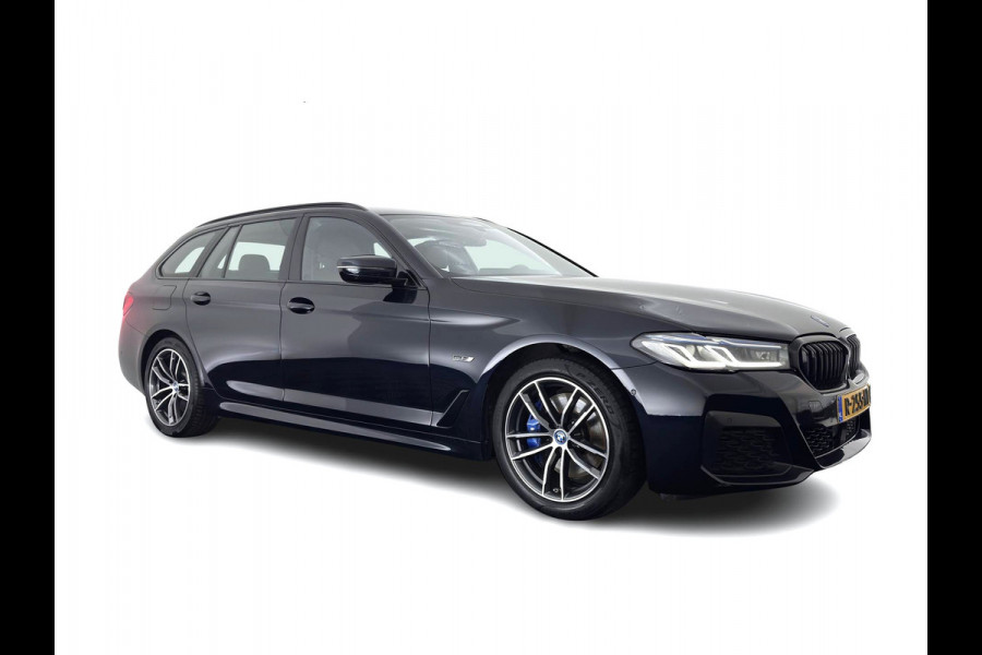 BMW 5 Serie Touring 530e M-Sportpack Business Edition Plus (Plug-in) {SoH-85%} (INCL-BTW) *LEATHER | LASER-LED | ADAPTIVE-CRUISE | BLINDSPOT | MEMORY-PACK | DIGI-COCKPIT | HIFI-SOUND | CAMERA | NAVI-FULLMAP | PRIVACY-GLASS | SHIFTPADDLES | AMBIENTLIGHT | HEAD-UP | 18"AL