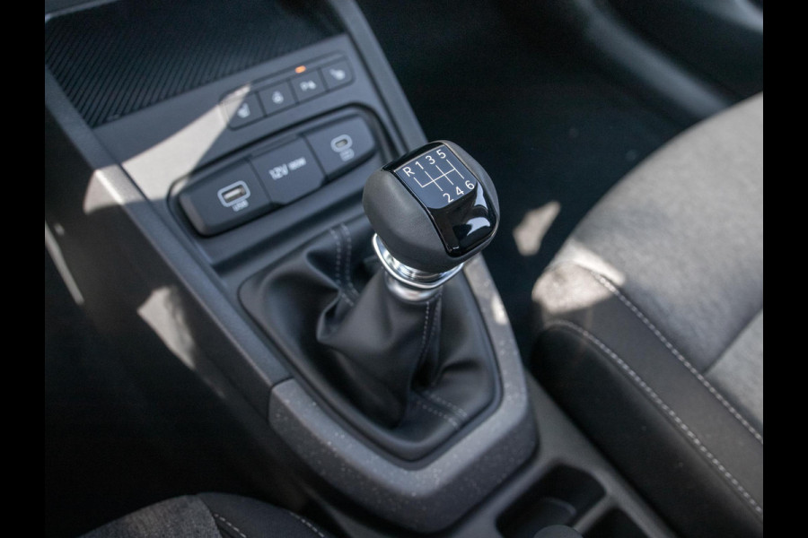 Kia Stonic 1.0 T-GDi MHEV DynamicLine | Navi. | Clima. | Parkeersensoren | Stoel&Stuur Verwarming | Dakrails