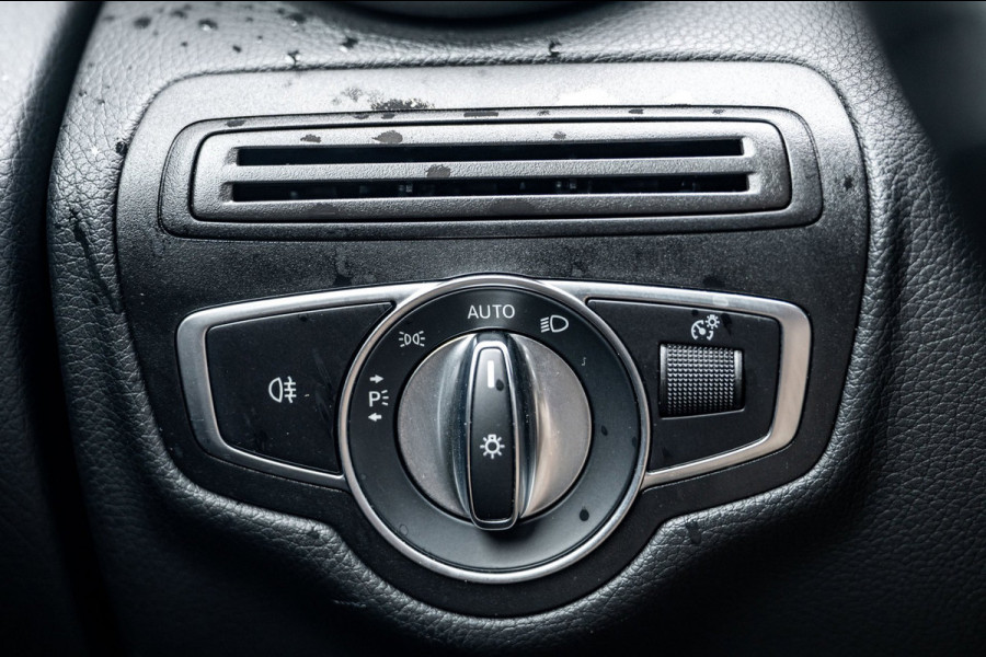 Mercedes-Benz GLC 300 4MATIC Premium Plus Panoramadak I Trekhaak I Burmester I Led I Vol leder I HeadUp I Dealeronderhouden
