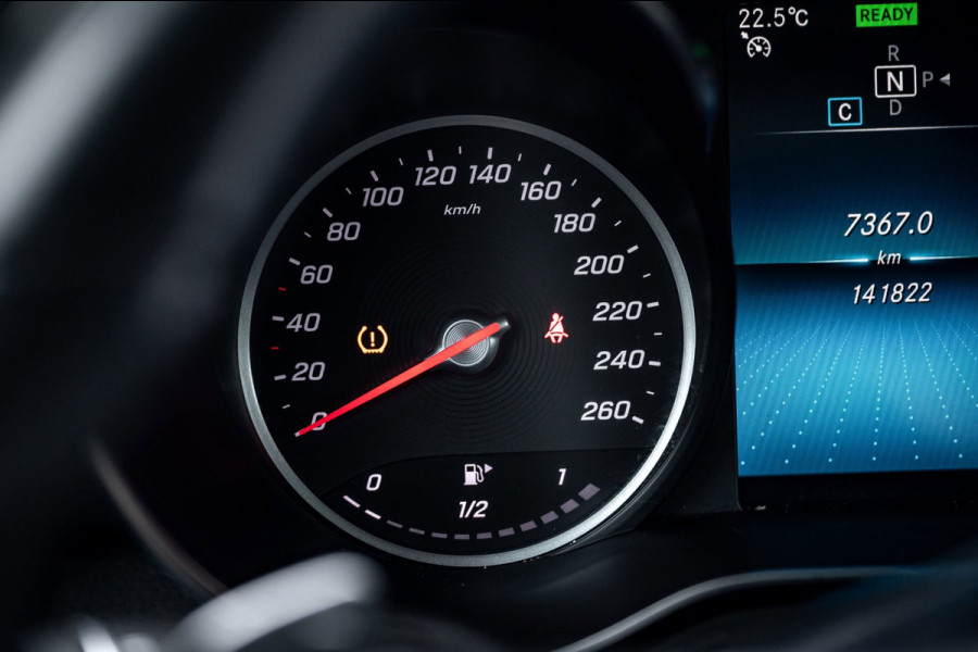 Mercedes-Benz GLC 300 4MATIC Premium Plus Panoramadak I Trekhaak I Burmester I Led I Vol leder I HeadUp I Dealeronderhouden