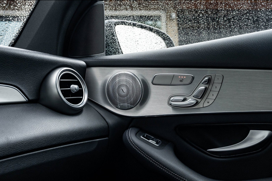 Mercedes-Benz GLC 300 4MATIC Premium Plus Panoramadak I Trekhaak I Burmester I Led I Vol leder I HeadUp I Dealeronderhouden