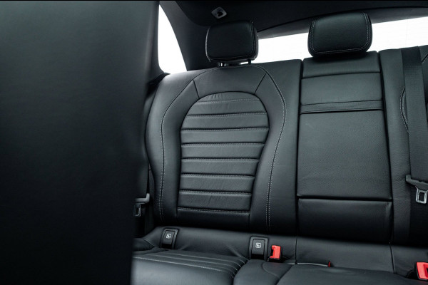 Mercedes-Benz GLC 300 4MATIC Premium Plus Panoramadak I Trekhaak I Burmester I Led I Vol leder I HeadUp I Dealeronderhouden