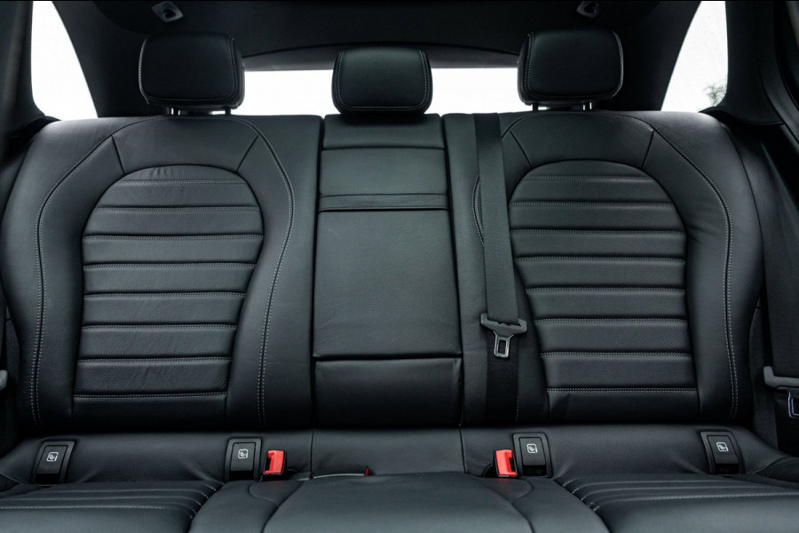 Mercedes-Benz GLC 300 4MATIC Premium Plus Panoramadak I Trekhaak I Burmester I Led I Vol leder I HeadUp I Dealeronderhouden