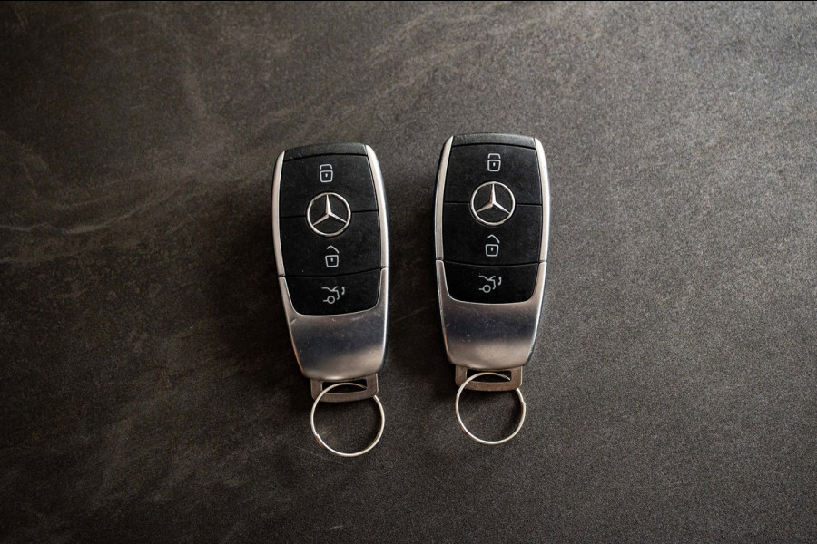 Mercedes-Benz GLC 300 4MATIC Premium Plus Panoramadak I Trekhaak I Burmester I Led I Vol leder I HeadUp I Dealeronderhouden