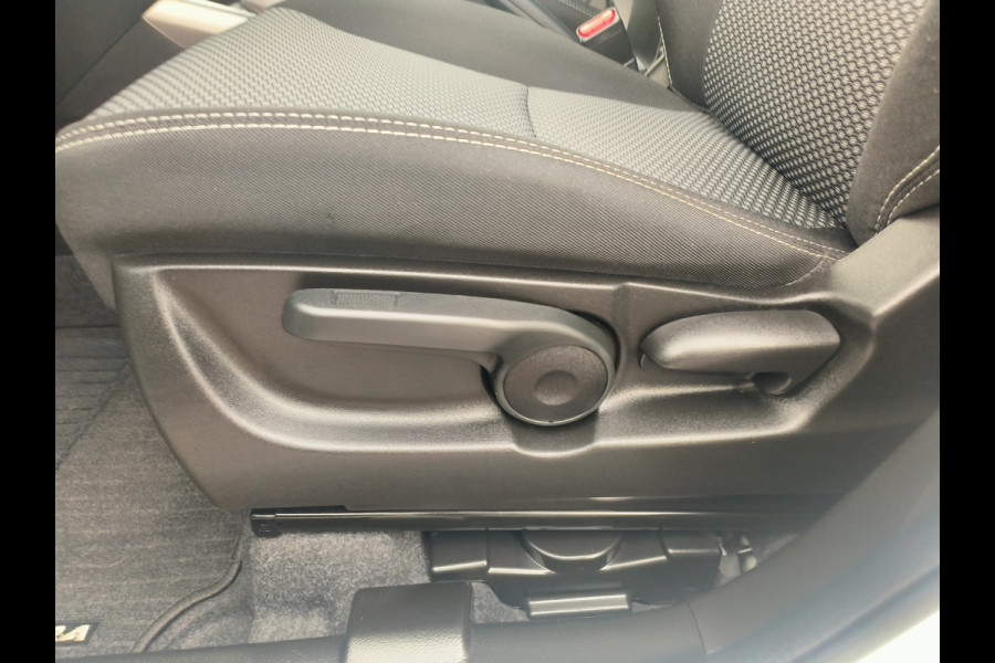 Suzuki Vitara 1.4 Boosterjet Select Rhino Edition Smart Hybrid uit 2025 Rijklaar + Fabrieksgarantie Henk Jongen Auto's in Helmond,  al 50 jaar service zoals 't hoort!