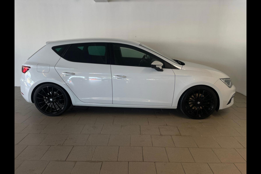 Seat Leon 2.0 TSI FR 190PK DSG AUTOMAAT AIRCO NAVI CRUISE CAM VIRT COCKPIT STOELVERW 19 INCH VELG PDC LED NIEUWSTAAT