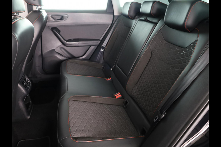 Seat Ateca 1.5 TSI Xperience Business Intense 150pk DSG | Panoramadak | Parkeersensoren achter | Cruise control adaptief | 18 inch lichtmetaal velgen | Achteruitrijcamera