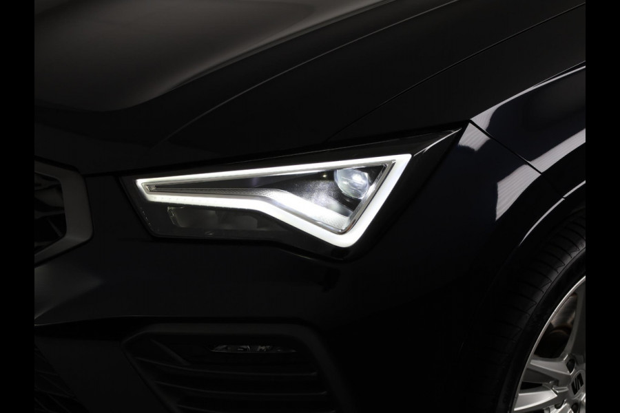 Seat Ateca 1.5 TSI Xperience Business Intense 150pk DSG | Panoramadak | Parkeersensoren achter | Cruise control adaptief | 18 inch lichtmetaal velgen | Achteruitrijcamera