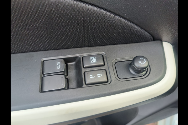 Suzuki Swift 1.2 Select Smart Hybrid uit 2025 Rijklaar + 12 maanden Bovag-garantie Henk Jongen Auto's in Helmond,  al 50 jaar service zoals 't hoort!