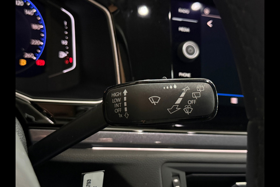 Volkswagen Polo 1.0 TSI Style Black Edition Business | Matrix LED | IQ.Light |CarPlay | Stoelverwarming | ACC | Camera | Trekhaak