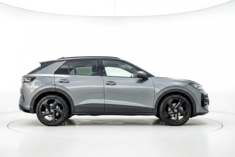Volkswagen T-Roc 1.5 eTsi R-Line First Edition Pano/360/Trekhaak/HUD