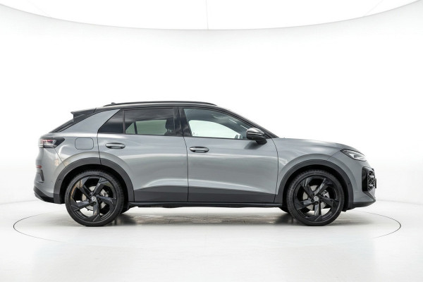Volkswagen T-Roc 1.5 eTsi R-Line First Edition Pano/360/Trekhaak/HUD