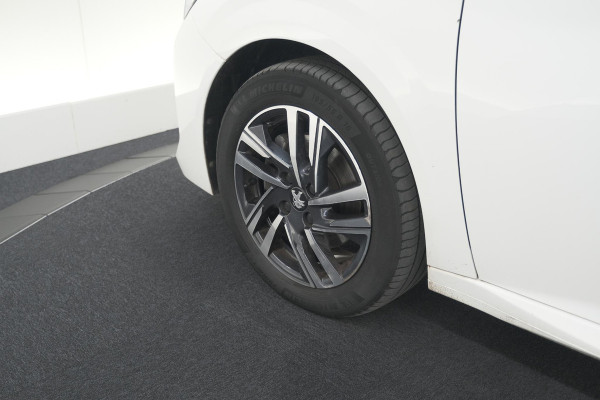 Peugeot 208 PureTech 100 Allure | Apple Carplay | Parkeersensoren | Lichtmetalen velgen