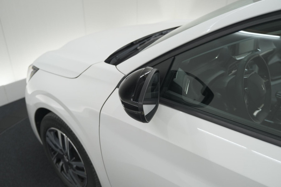 Peugeot 208 PureTech 100 Allure | Apple Carplay | Parkeersensoren | Lichtmetalen velgen