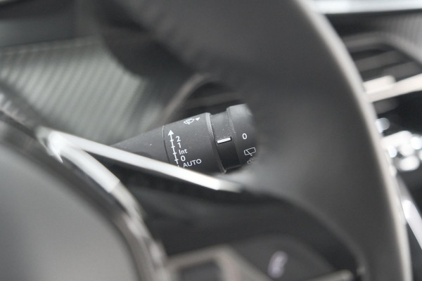 Peugeot 208 PureTech 100 Allure | Apple Carplay | Parkeersensoren | Lichtmetalen velgen