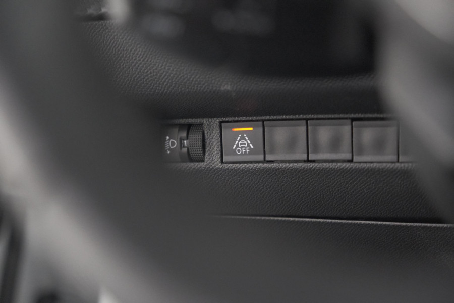 Peugeot 208 PureTech 100 Allure | Apple Carplay | Parkeersensoren | Lichtmetalen velgen